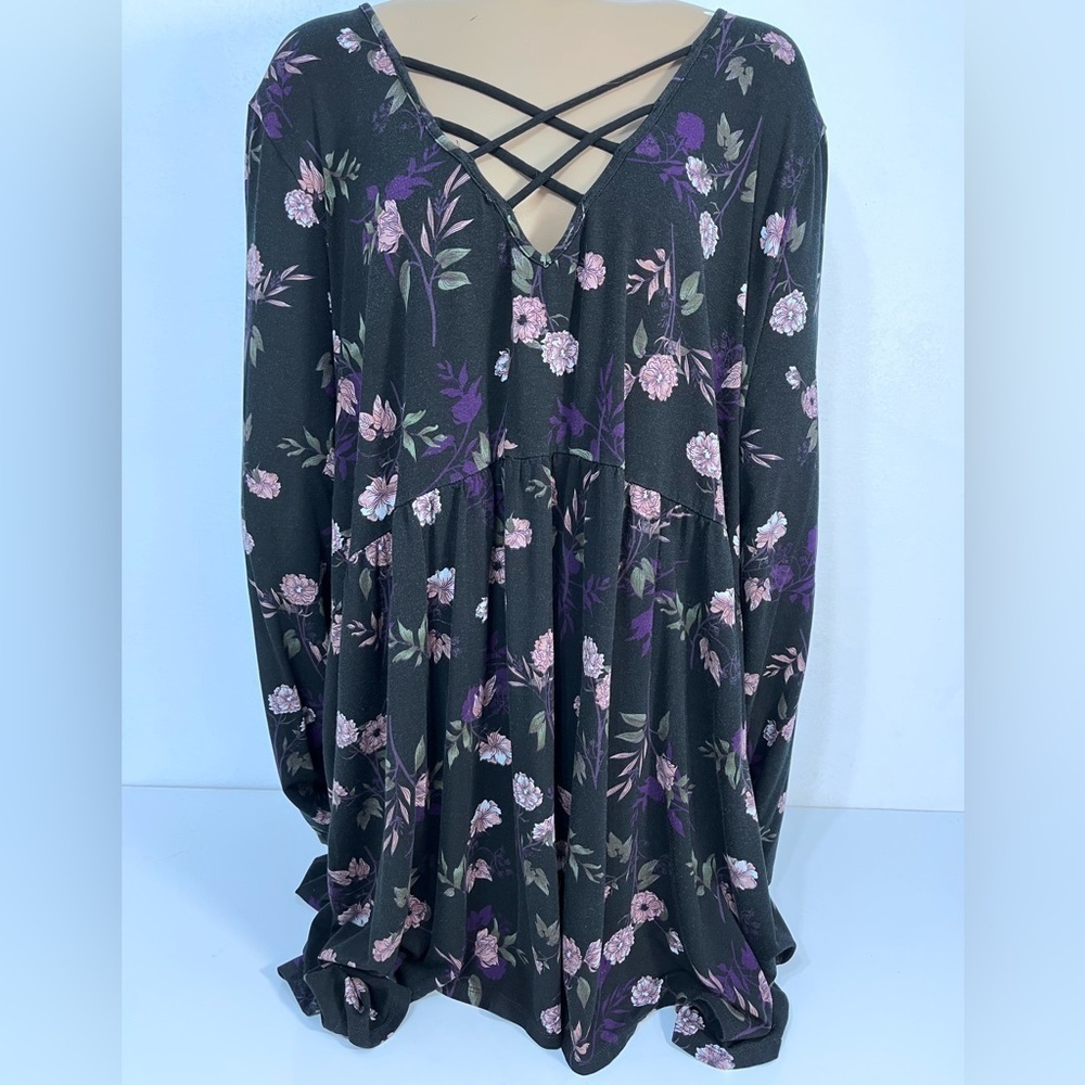 Torrid Size 5 Black Pink PurpleFloral Flower Print Criss Cross Blouse‎ Top Shirt